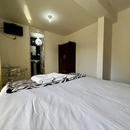 Hostal Santa Rosa Caraz Buitenkant foto