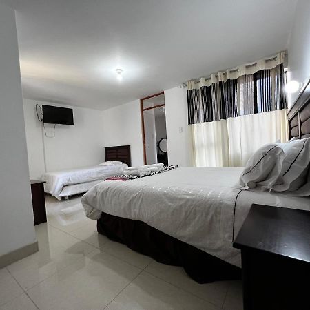 Hostal Santa Rosa Caraz Buitenkant foto