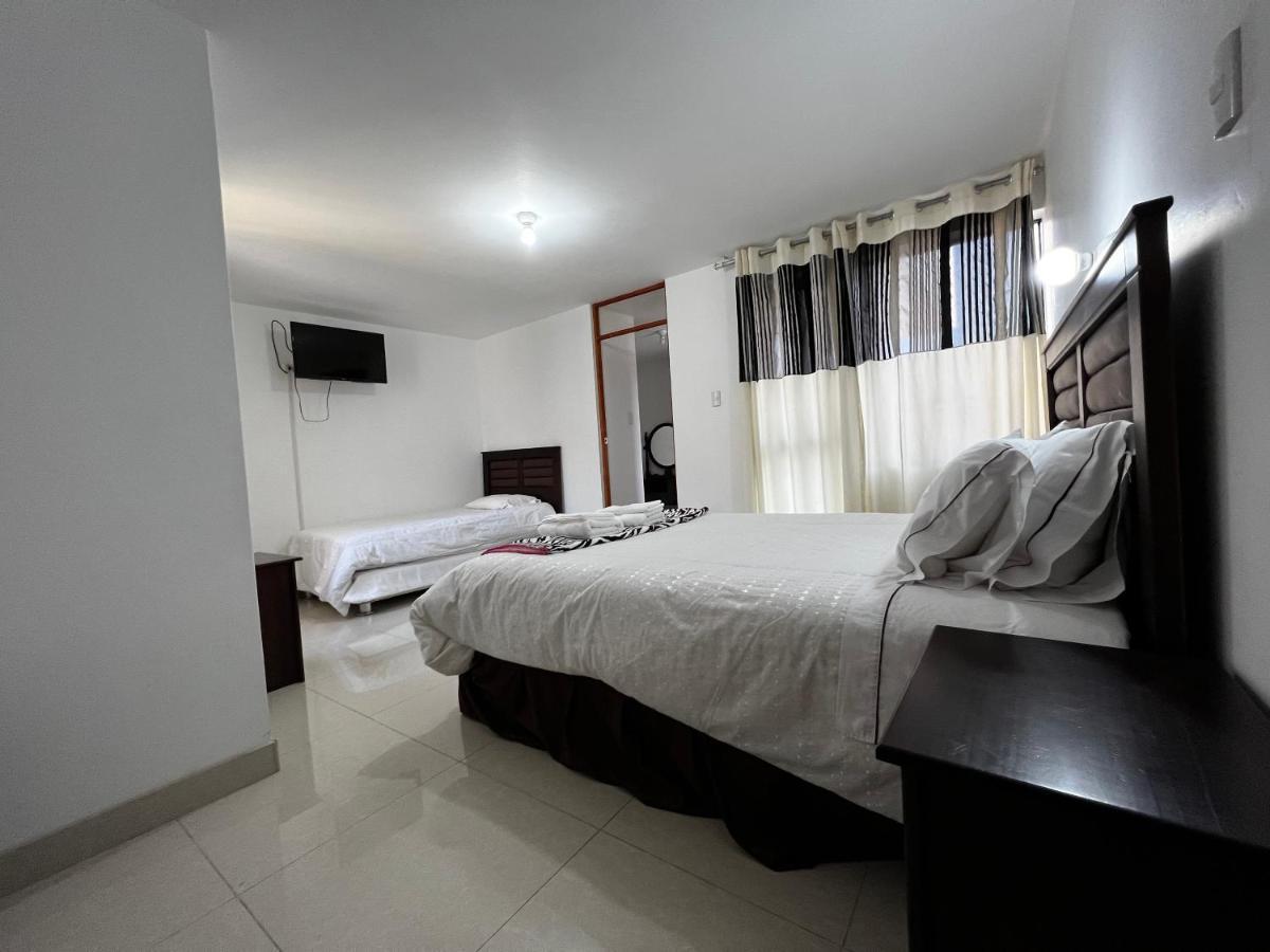 Hostal Santa Rosa Caraz Buitenkant foto